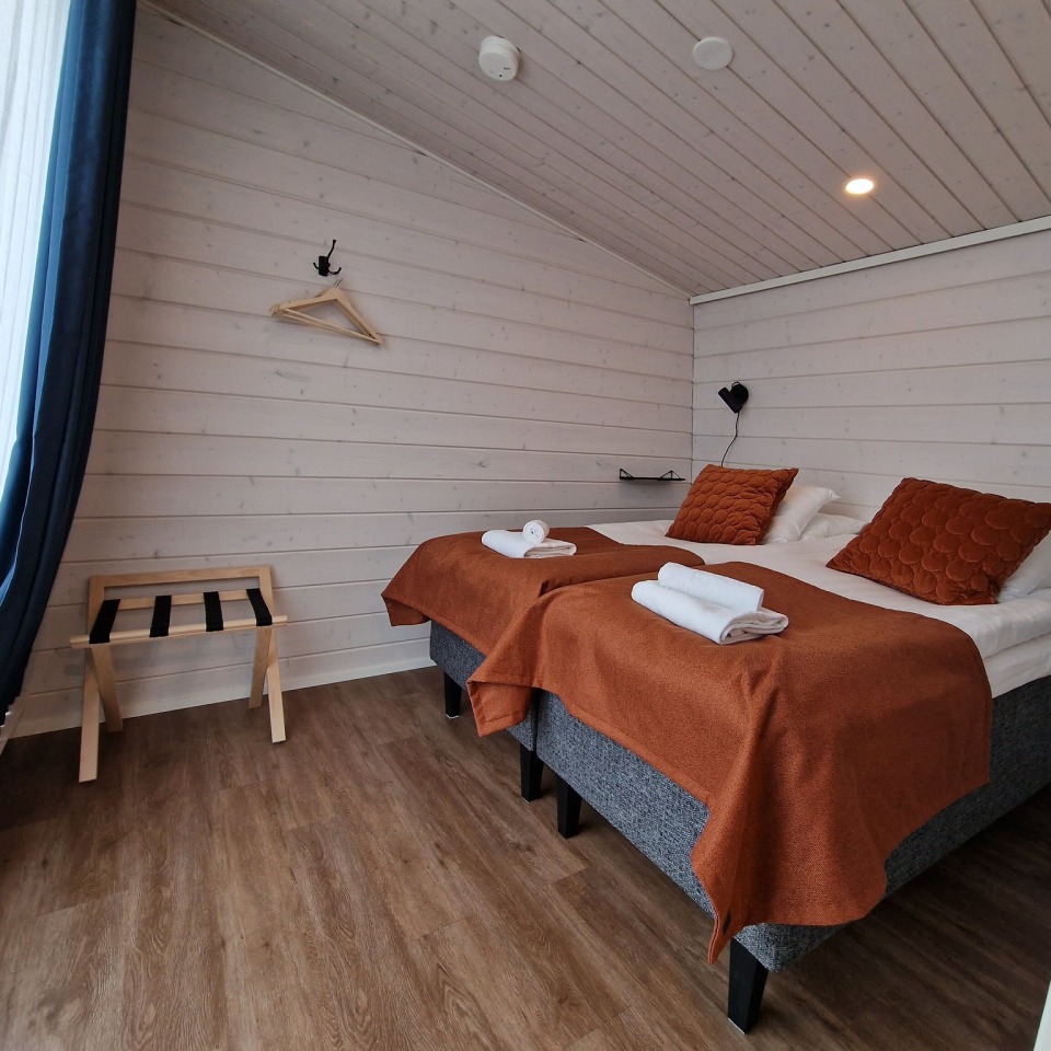 Holiday Village Sauna Suite Schlafzimmer